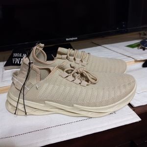 Comfortable shoes color beige size 10